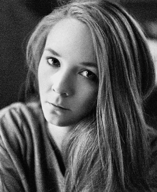 Елена Попова